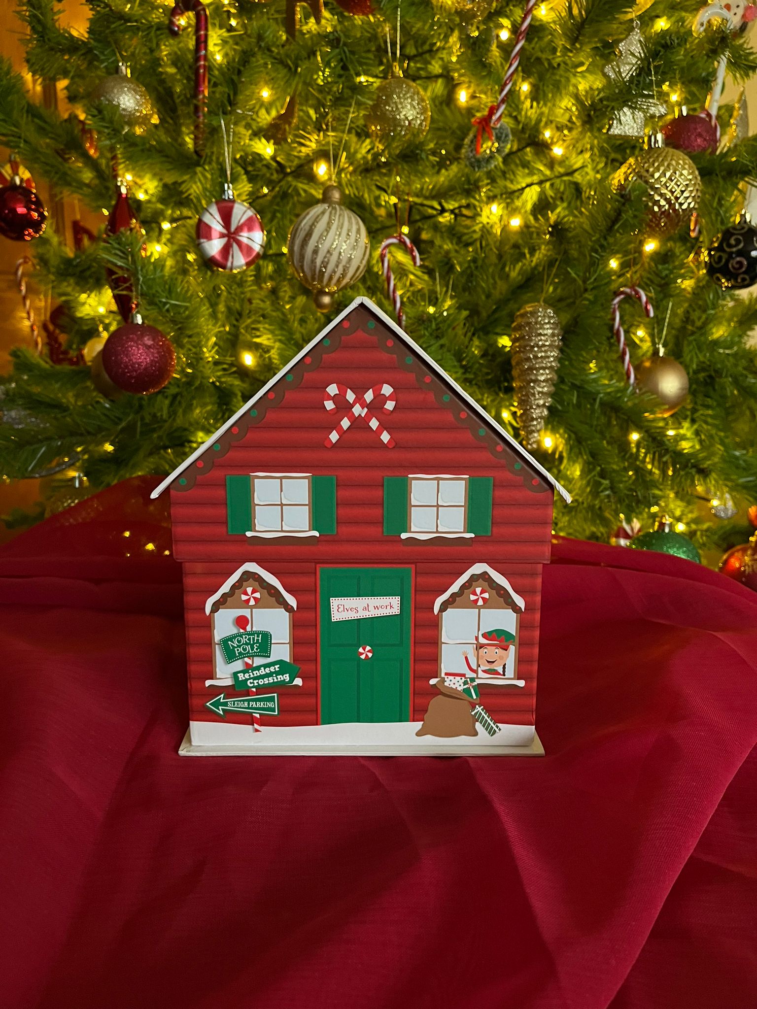 Personalised Santa's Grotto Gift Box (Large) - Image 2